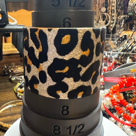 Lot of Leopard Print Glitter Cuffs - Lot# 385 - Picture 2 of 6